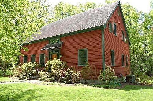 1858 Barn w/modern amenities