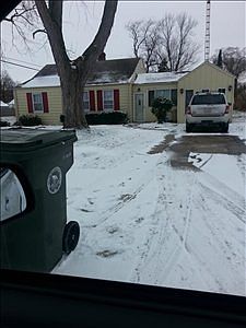 1st image of 907 Evergreen Ln