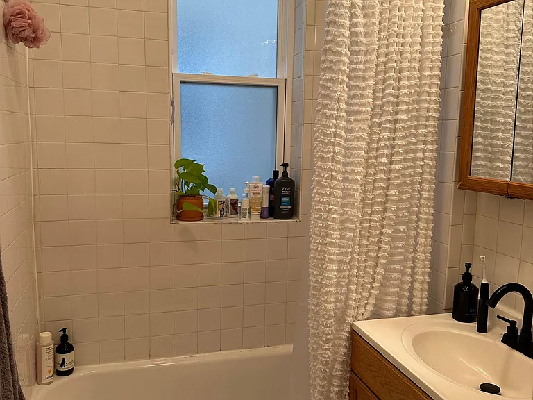 2320 W Iowa St #1F — Photo 7