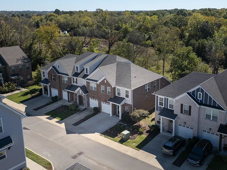 1022 Emery Bay Cir — Photo 23