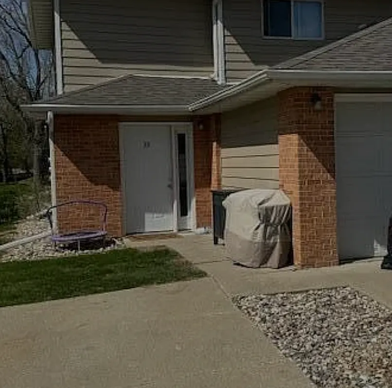3 bed, 1.5 bath, 1123 sqft, $1,500 — Photo 1