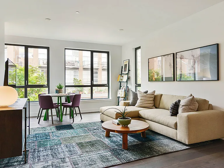 1300 22nd St #421 — Photo 1