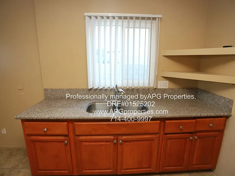 1834 W Gramercy Ave #A — Photo 15