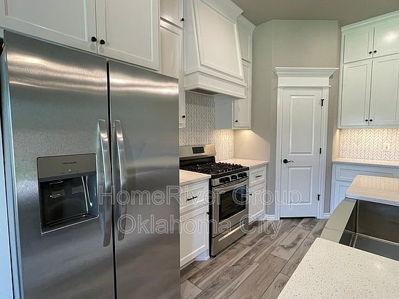 4th image of 3908 Palmetto Trl