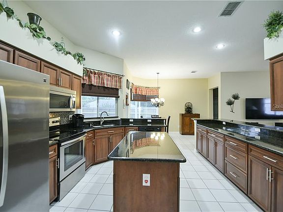 5th image of 435 Deer Pointe Cir