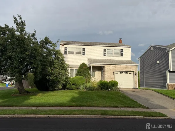 1085 Andrews Dr, Perth Amboy, NJ 08861