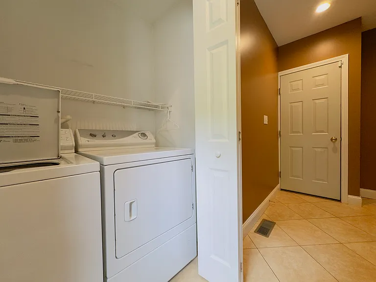 1158 Hartford Tpke #1 — Photo 14