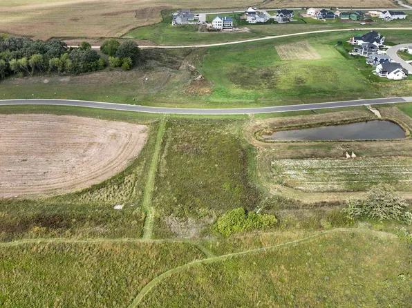 5880 Burning Prairie Dr, Waunakee, WI 53597