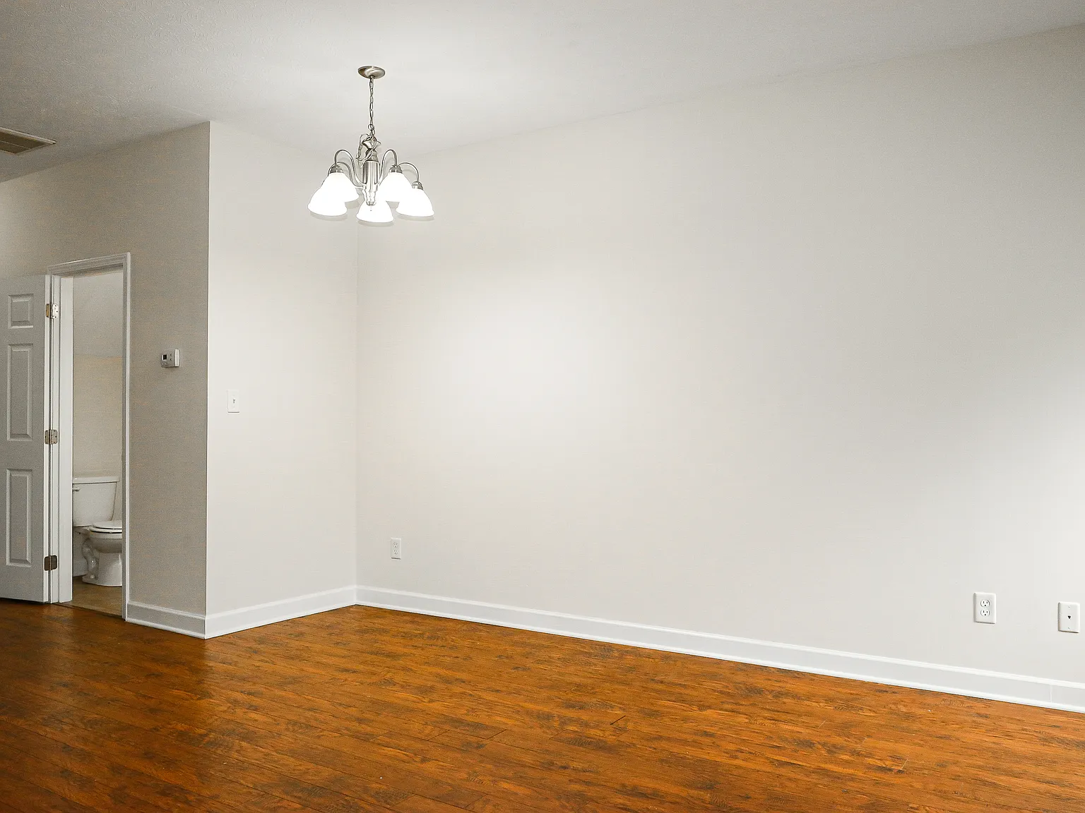 2 bed, 2.5 bath, 1100 sqft, $1,150 — Photo 4