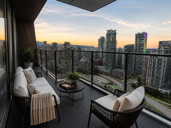 2nd image of 1480 Howe St #3209