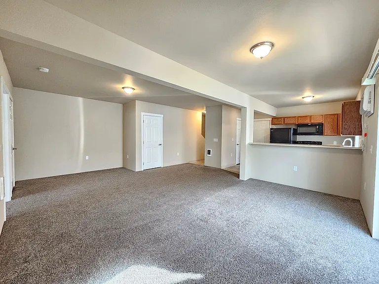 5205-5207 E Upriver Dr — Photo 4