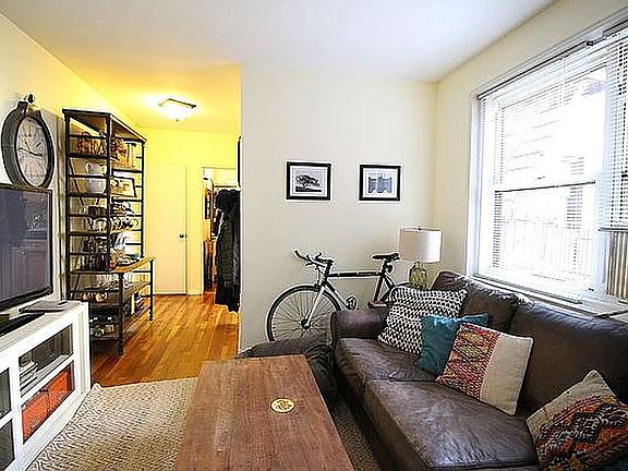 5th image of 350 E 30th St APT 3Y