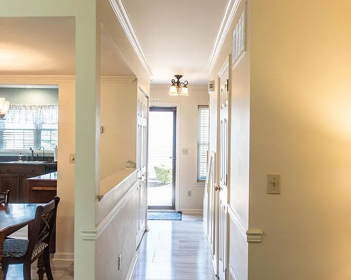 609 Cambridge Ct — Photo 20