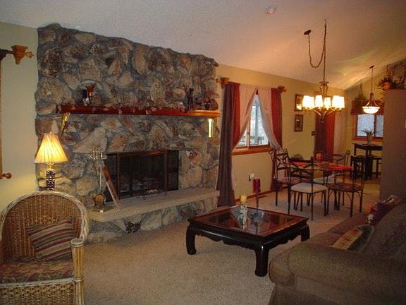 Living/Dining Area