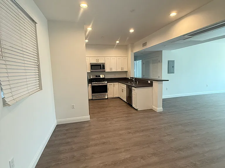 7120 Bellaire Ave #206 — Photo 18