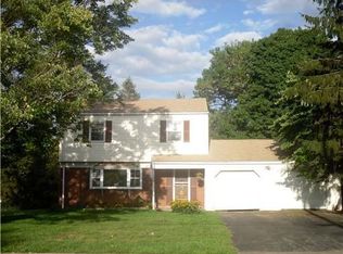 204 Green Manor Rd, Enfield, CT 06082