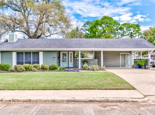 410 N 17th St, Nederland, TX 77627