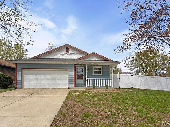 2nd image of 1424 Royal Oak Ct