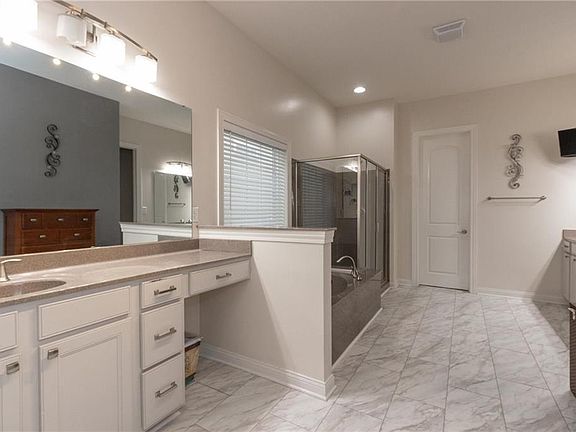 3rd image of 6315 Edenshall Ln