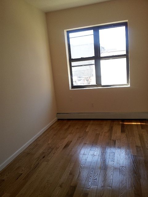 2nd image of 203 Underhill Ave