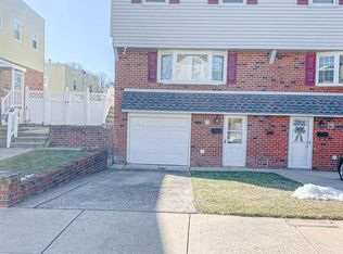 11104 Templeton Dr, Philadelphia, PA 19154