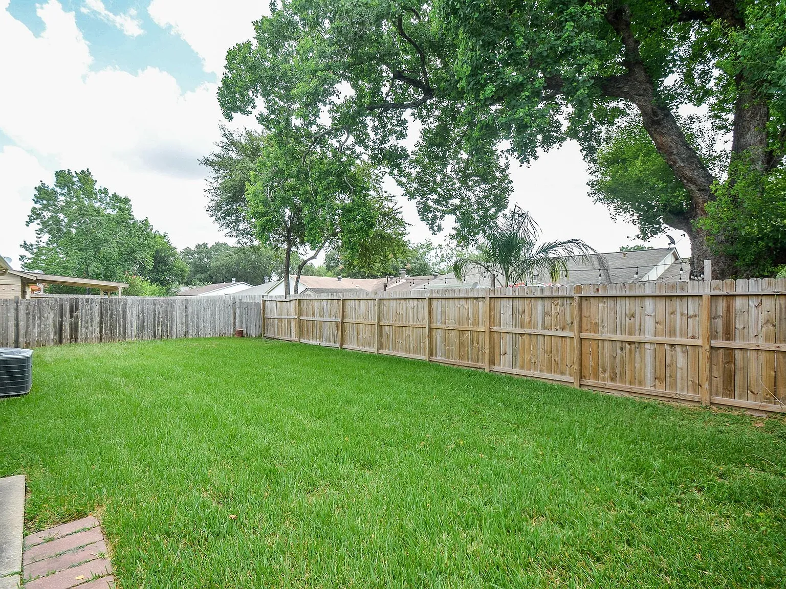 3 bed, 2.0 bath, 1502 sqft, $1,750 — Photo 2
