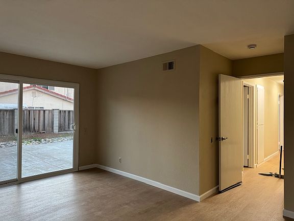 3rd image of 4920 Lowry Ct