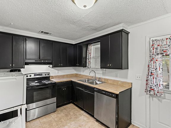 4th image of 2426 N Carolina Avenue