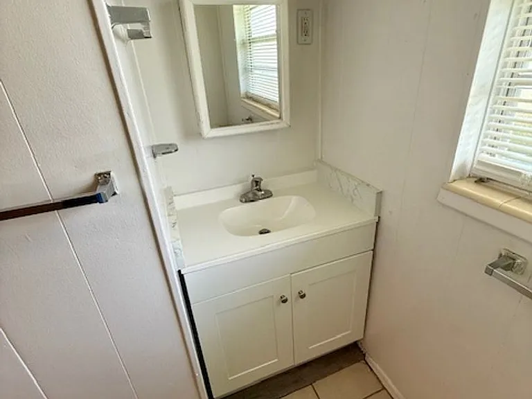 594 Florosa Ct — Photo 6
