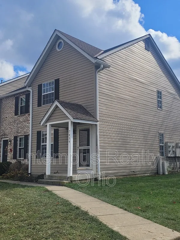 2 bed, 1.5 bath, 1024 sqft, $1,487 — Photo 2