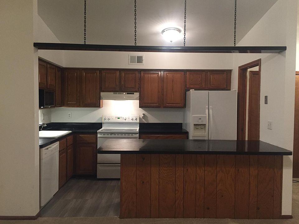 1st image of 391 Pinewood Cir #117