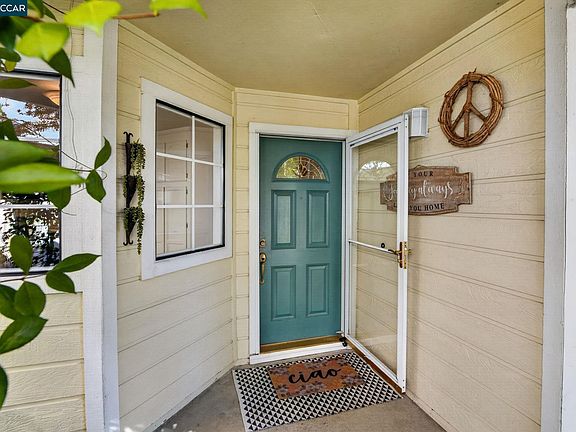 4th image of 1035 Pinehurst Ct