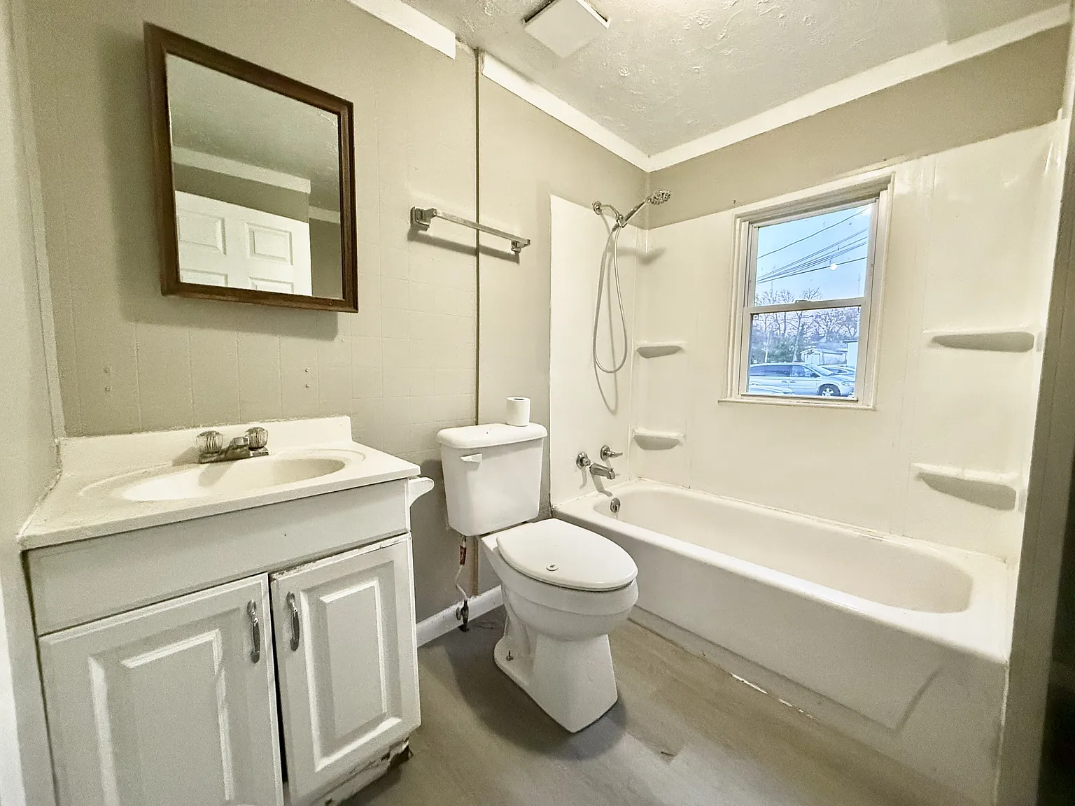733 Dunnigan Street - 1 — Photo 4