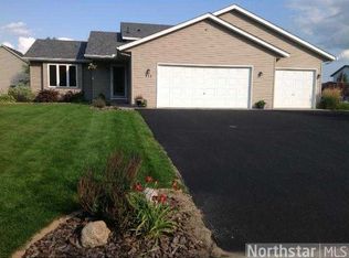 711 Debbie Ln, Carver, MN 55315