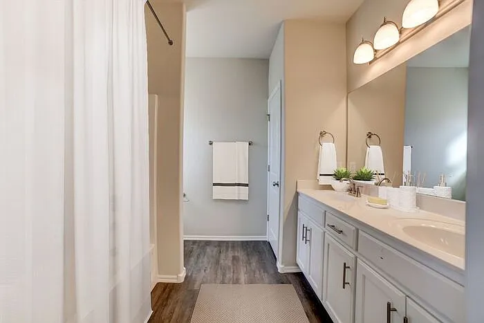 2420 W Imperial Ct — Photo 9