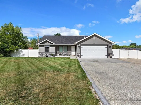 1527 S St, Heyburn, ID 83336