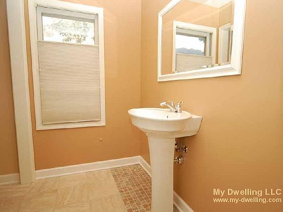 5th image of 3114 N Lake Dr #3114