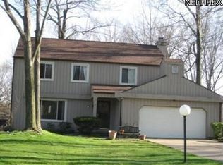 32559 Spinnaker Dr, Avon Lake, OH 44012