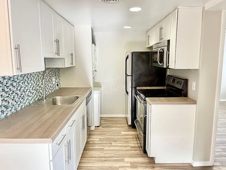4127 N 9th Ave #6 — Photo 5