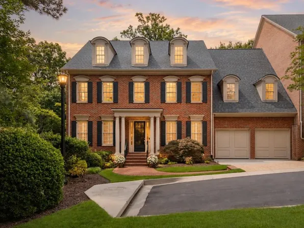 250 Enclave Cir, Sandy Springs, GA 30342