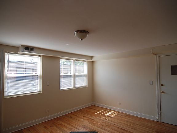 5th image of 5320 N Francisco Ave APT 2S