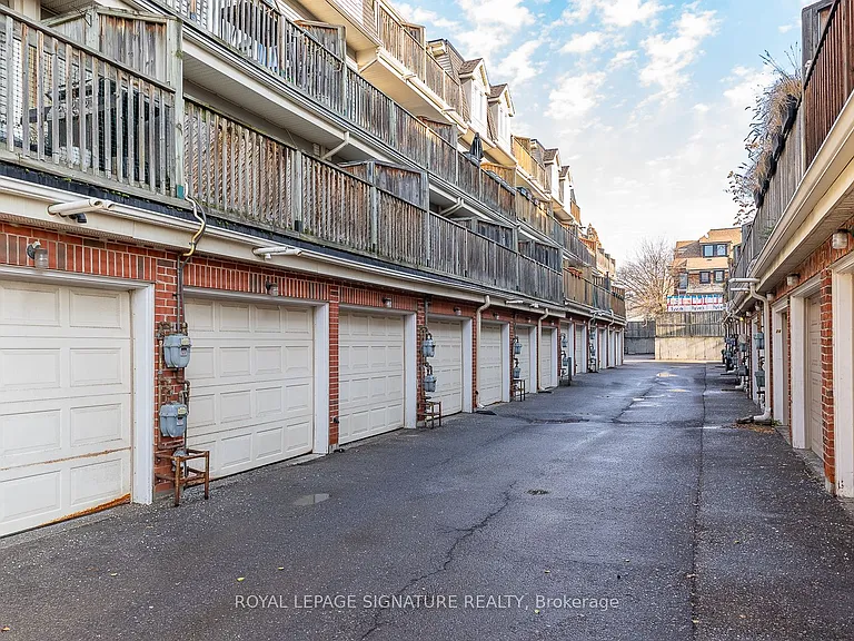1019A College St — Photo 40