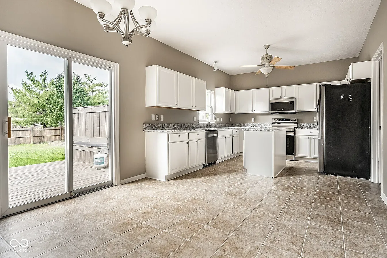 4 bed, 2234 sqft, $3,200 — Photo 3