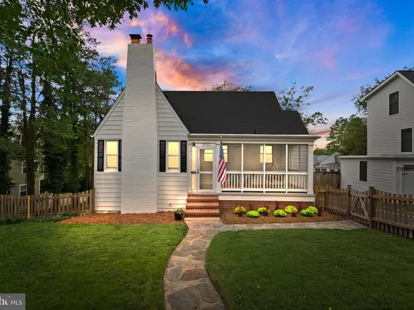 2712 S Arlington Ridge Rd, Arlington, VA 22202
