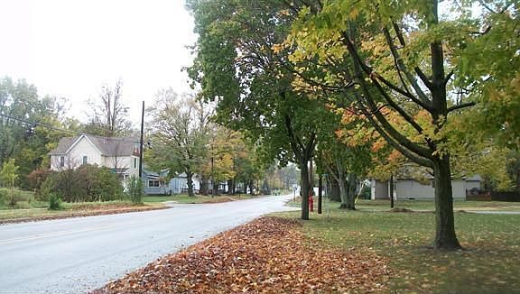 4th image of 208 Cass Ave
