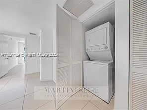 31 SE 6th St #1402 — Photo 5