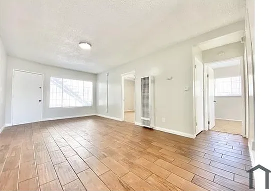 850 W 95th St #4 — Photo 1