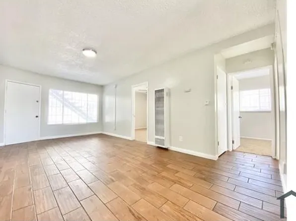 850 W 95th St #4, Los Angeles, CA 90044