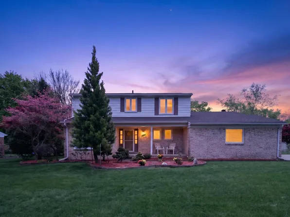 42231 Ladywood Dr, Northville, MI 48168