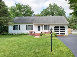 1003 Hilltop Blvd, McHenry, IL 60050